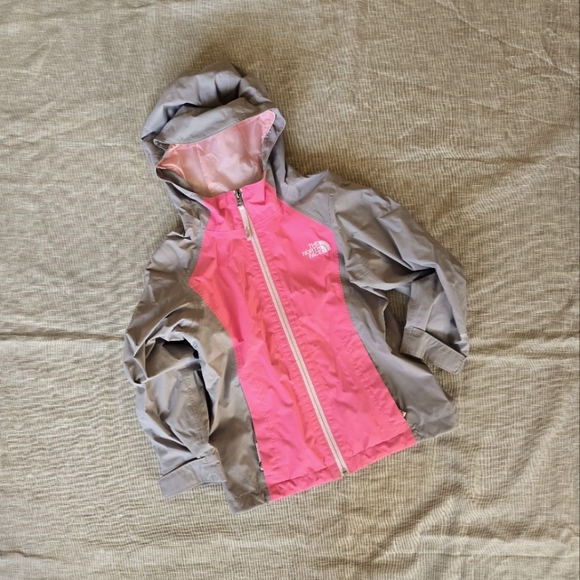 The north face kids rain jacket size 5 - Picture 1 of 2